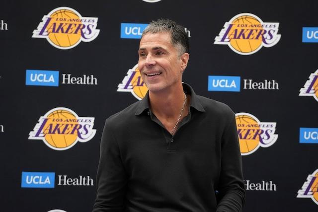 新上市公司N世纪股价暴涨超405%，暂时停牌